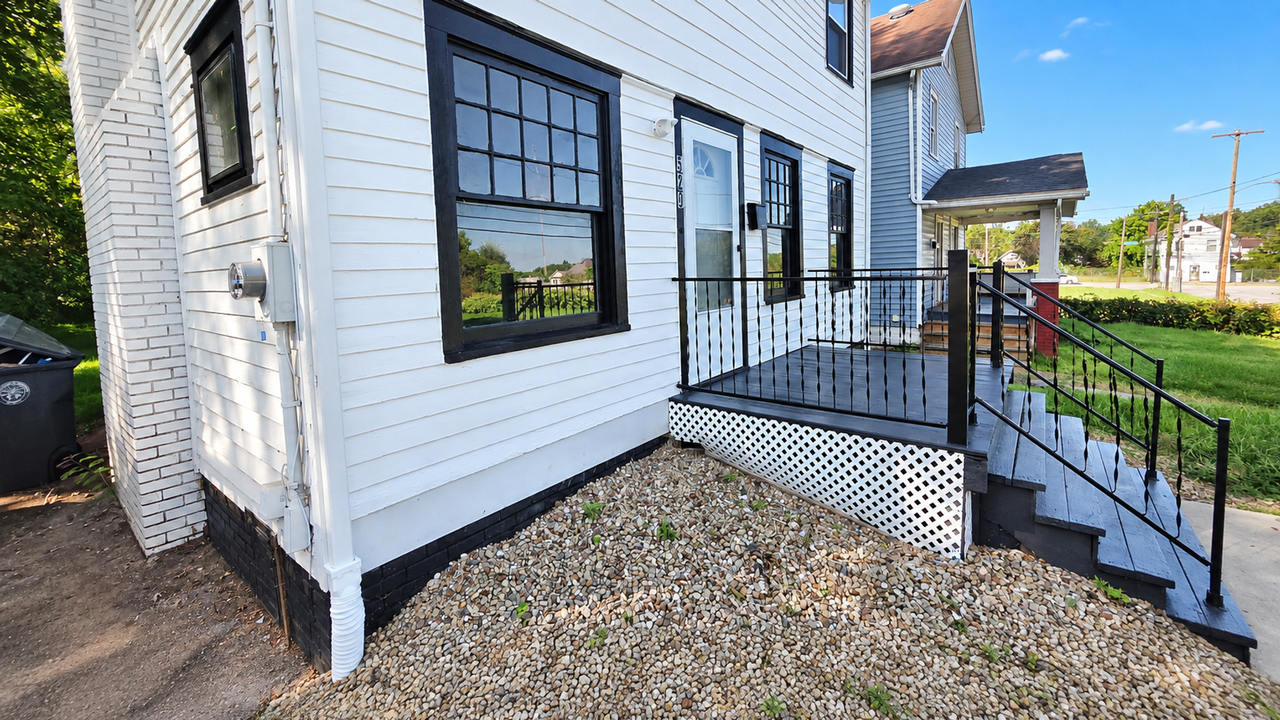 529 Cameron Ave - Photo 2 of 14