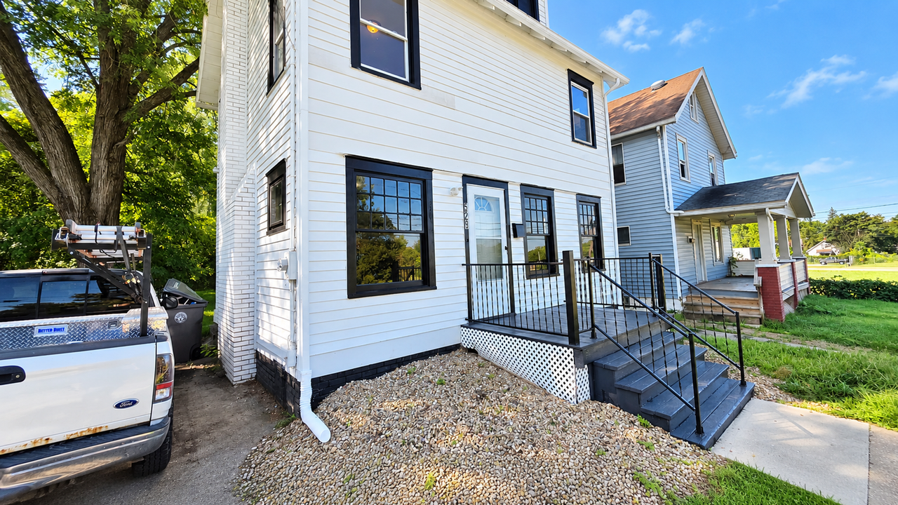 529 Cameron Ave - Photo 4 of 14