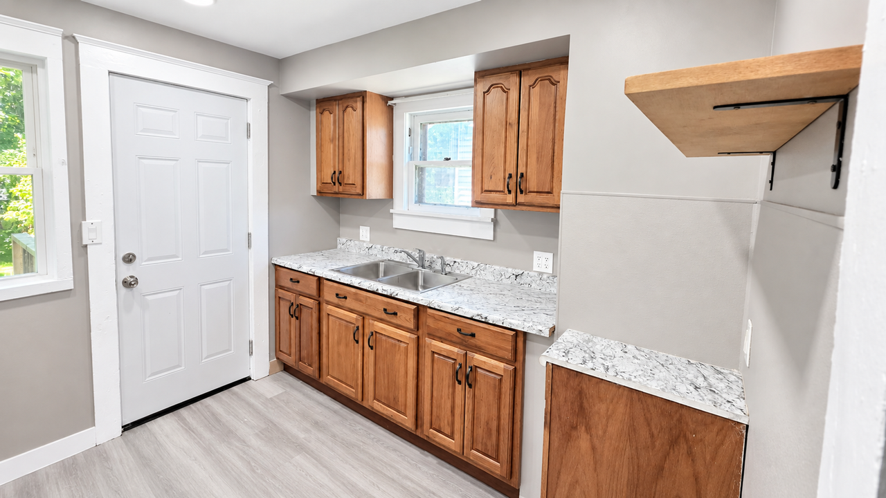 529 Cameron Ave - Photo 5 of 14