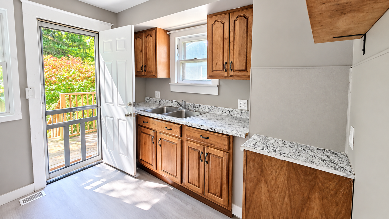 529 Cameron Ave - Photo 6 of 14
