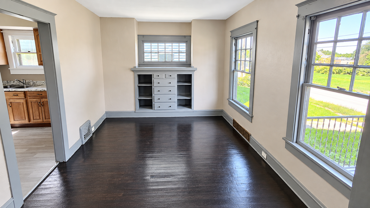 529 Cameron Ave - Photo 7 of 14