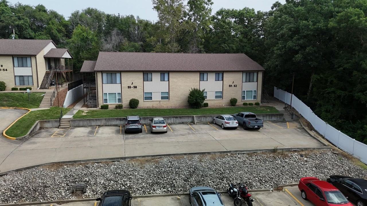 405 Clayton Dr - Photo 2 of 11