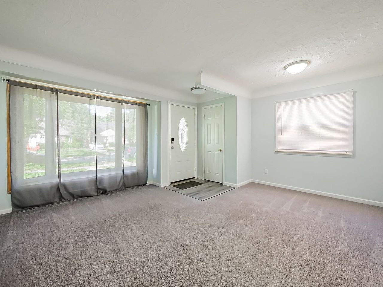 127 Auburn St - Photo 3 of 39