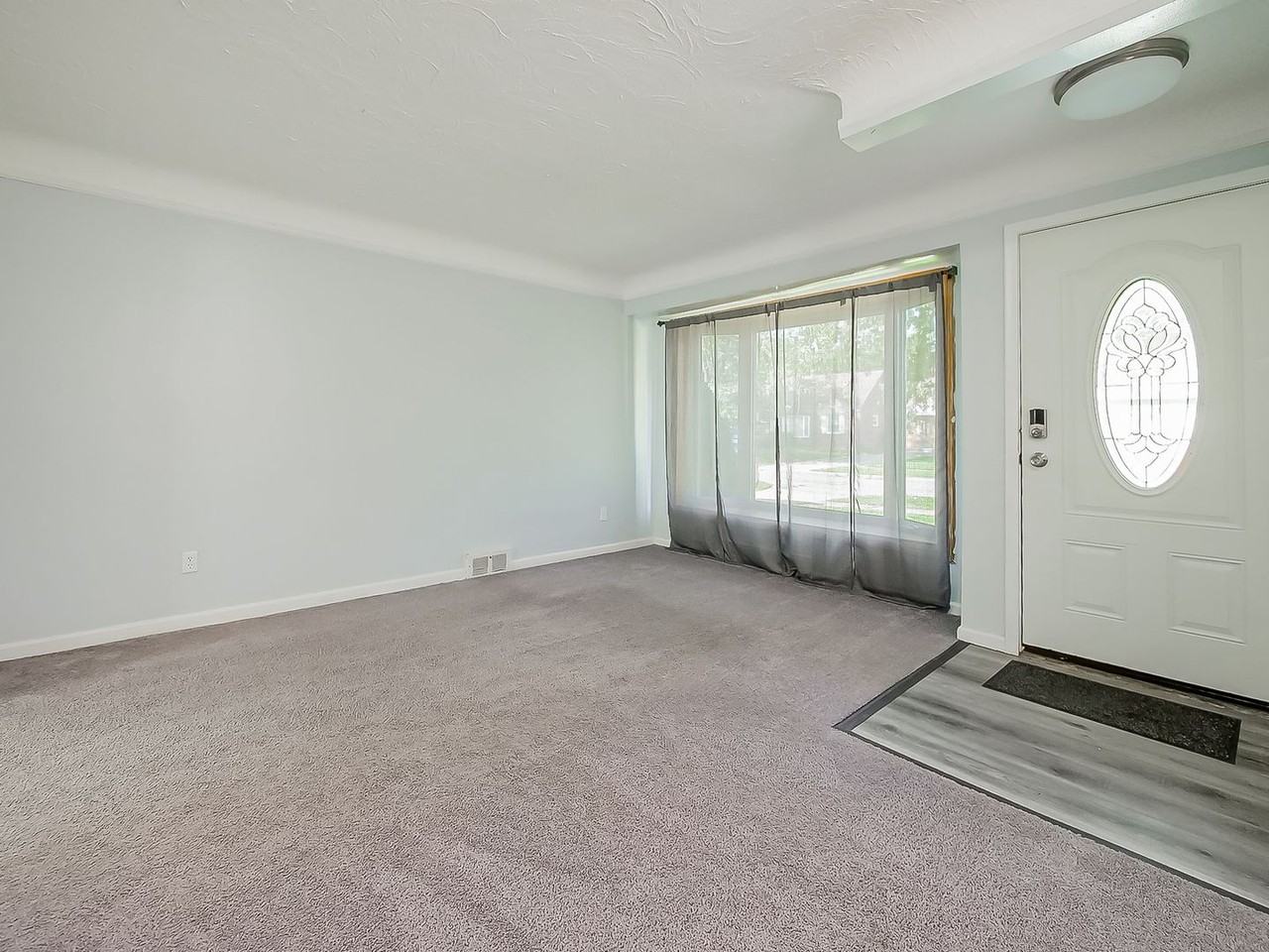 127 Auburn St - Photo 4 of 39