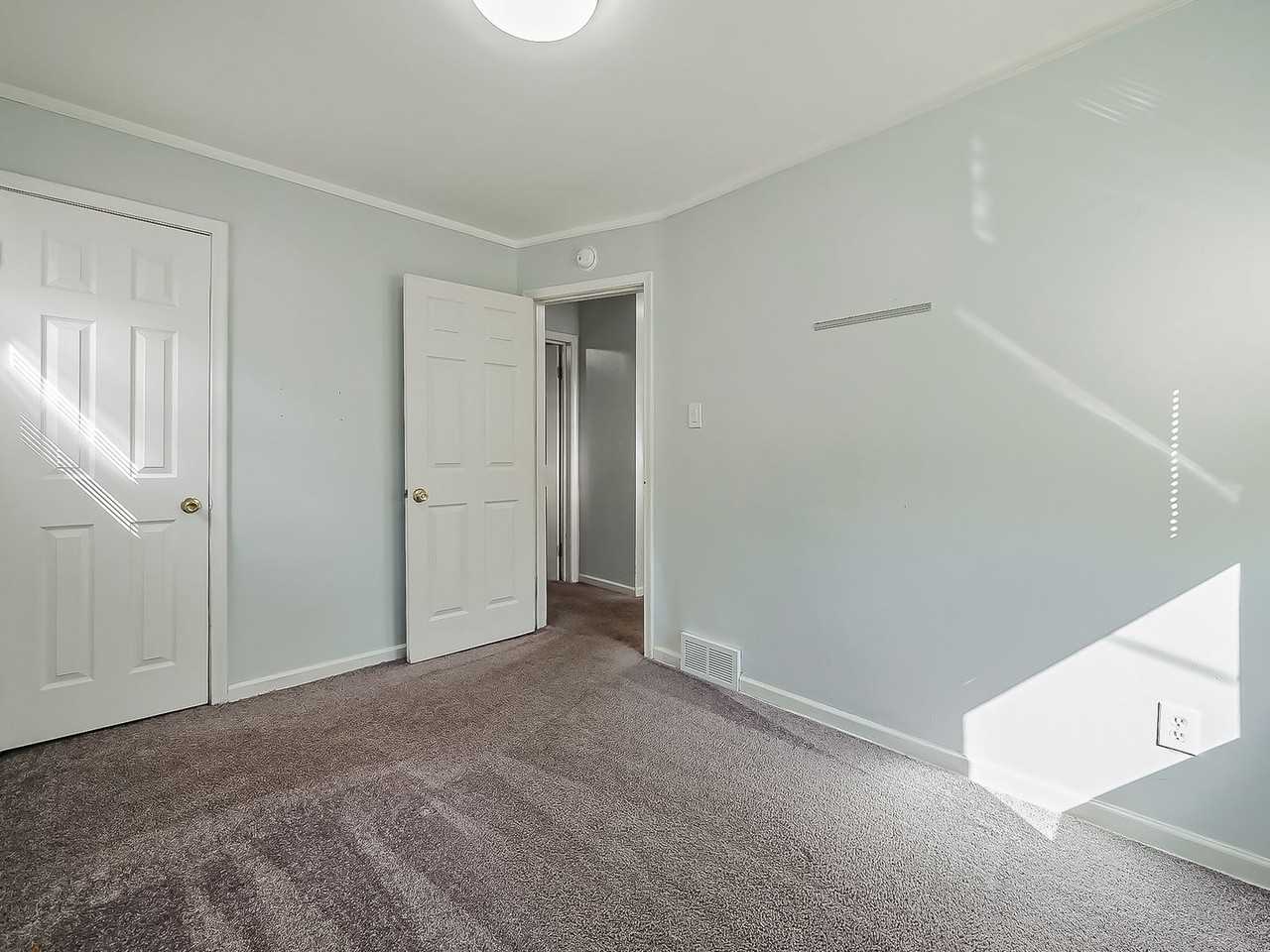 127 Auburn St - Photo 7 of 39