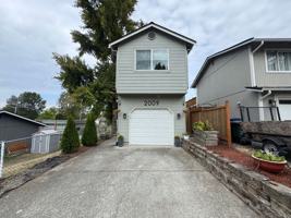 featured image of 2009 E 38th St
