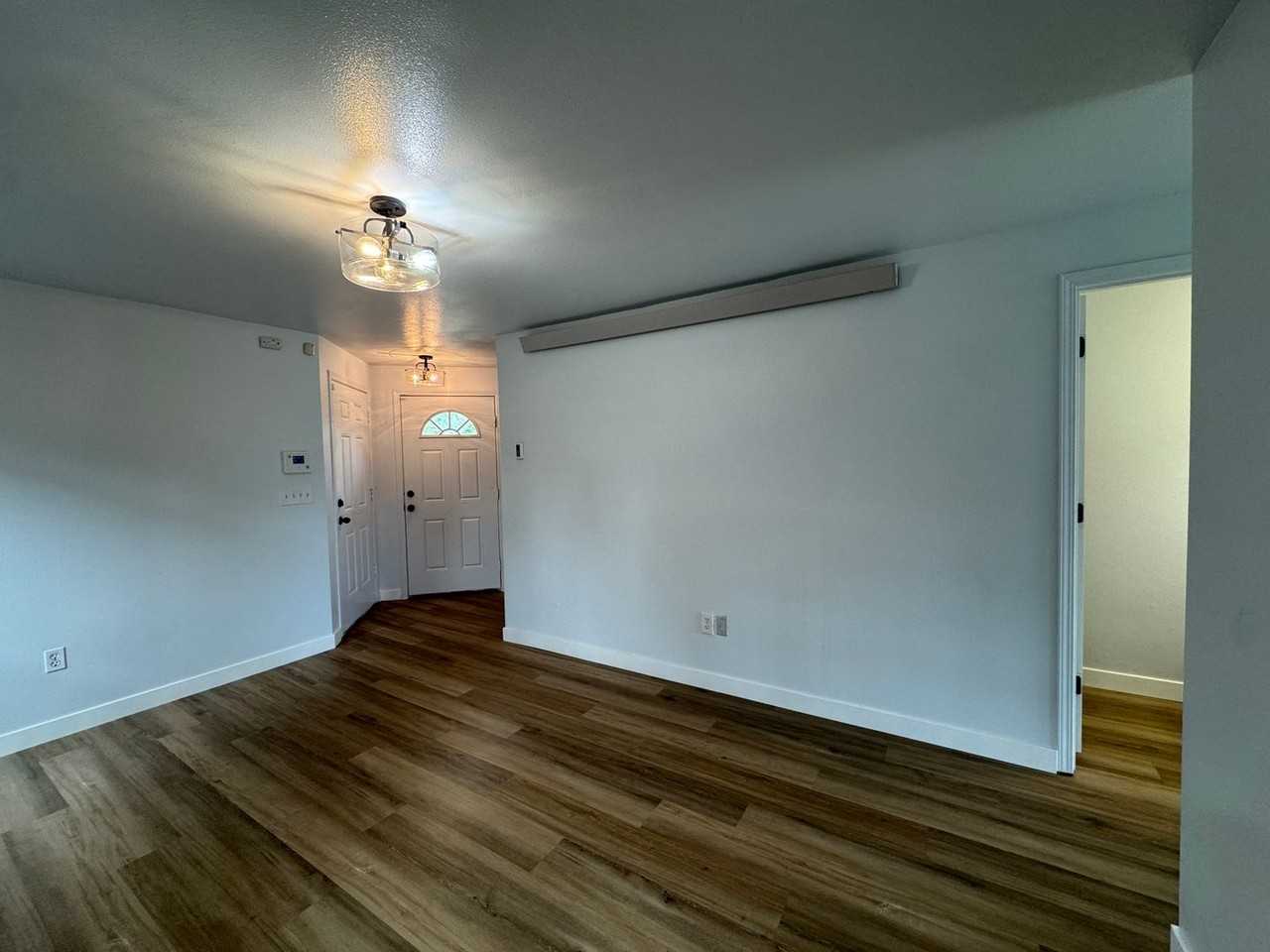 2009 E 38th St - Photo 4 of 23