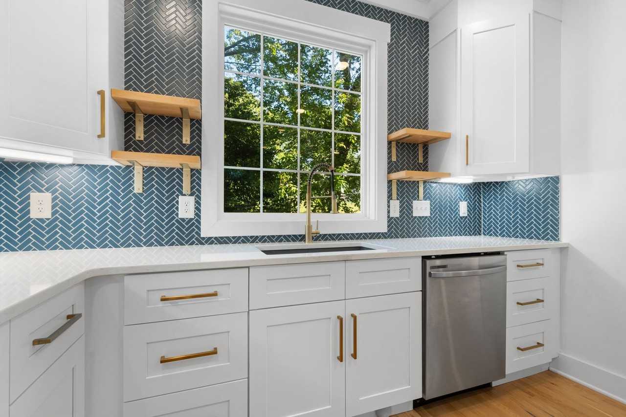 1205 Evergreen St - Photo 6 of 17