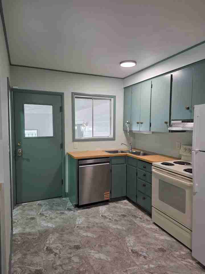3920 W Dorian St - Photo 3 of 23