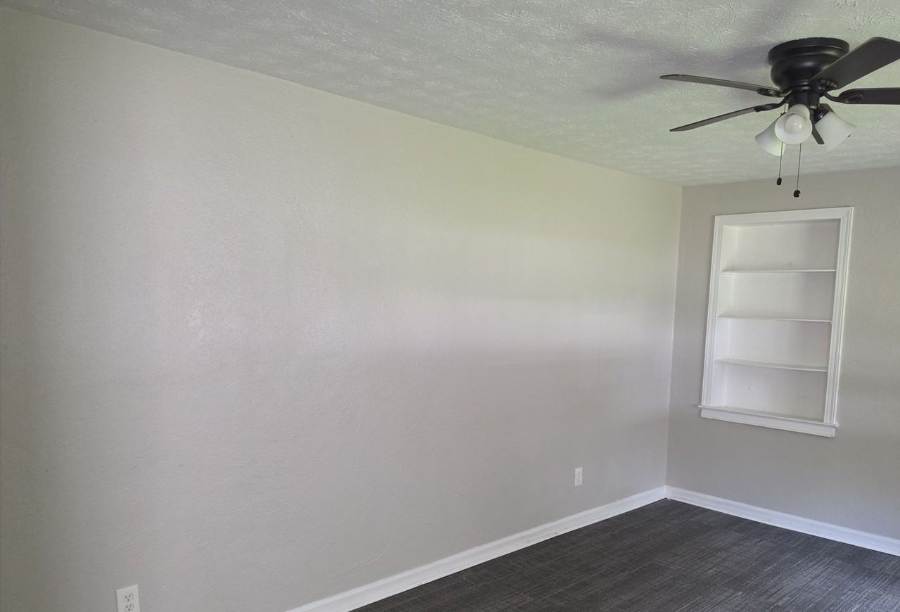 3223 Hendrix St - Photo 2 of 3