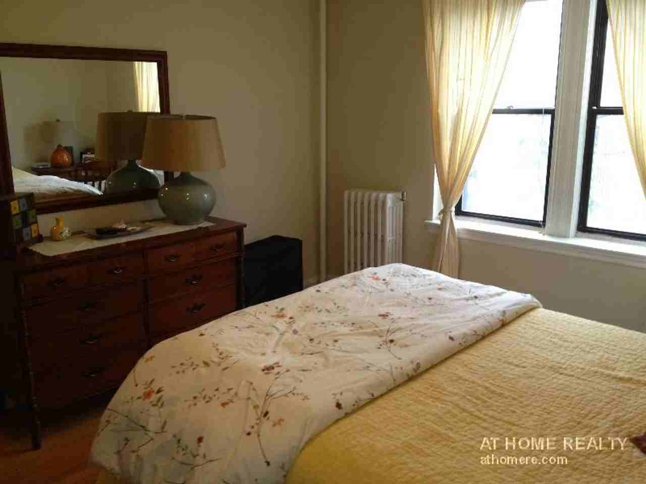 131 Englewood Ave - Photo 4 of 8