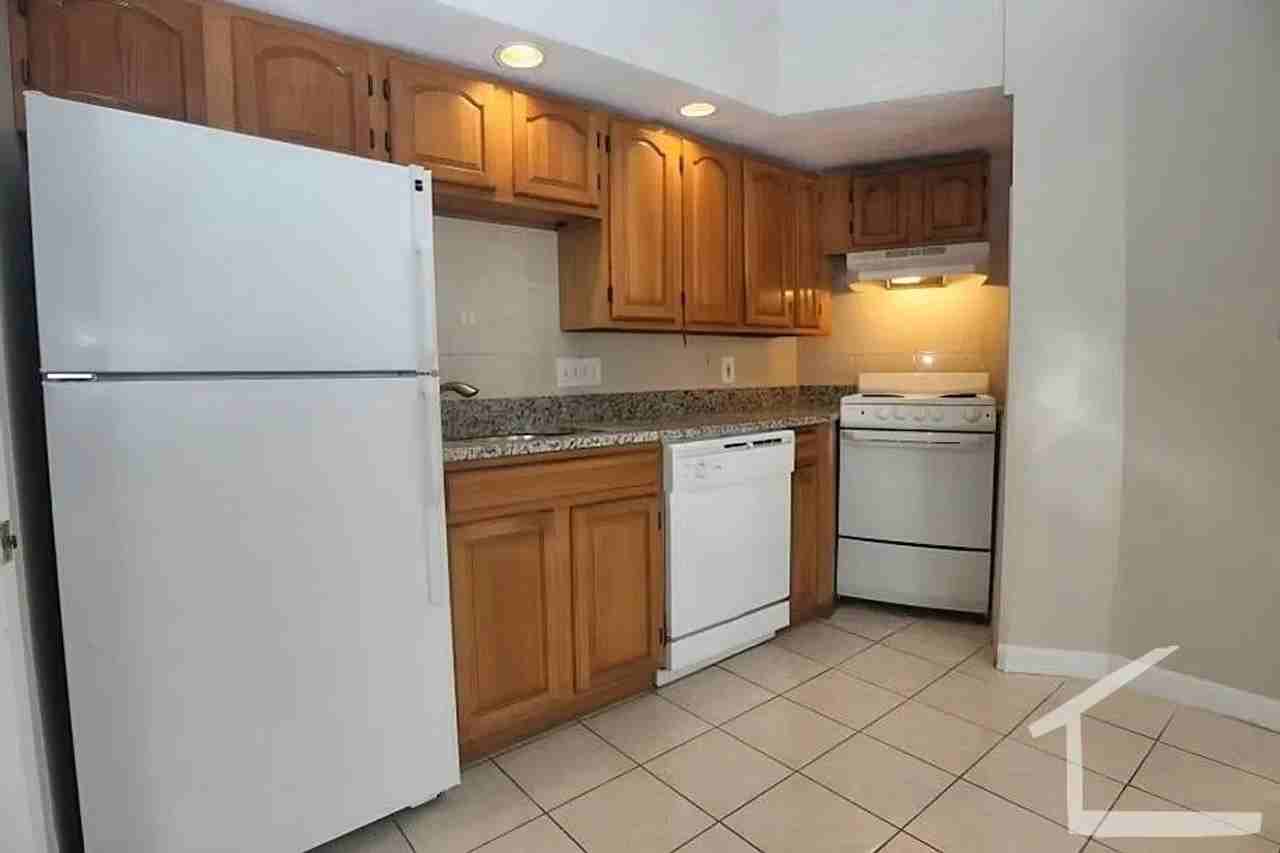 1490 Commonwealth Ave - Photo 3 of 4