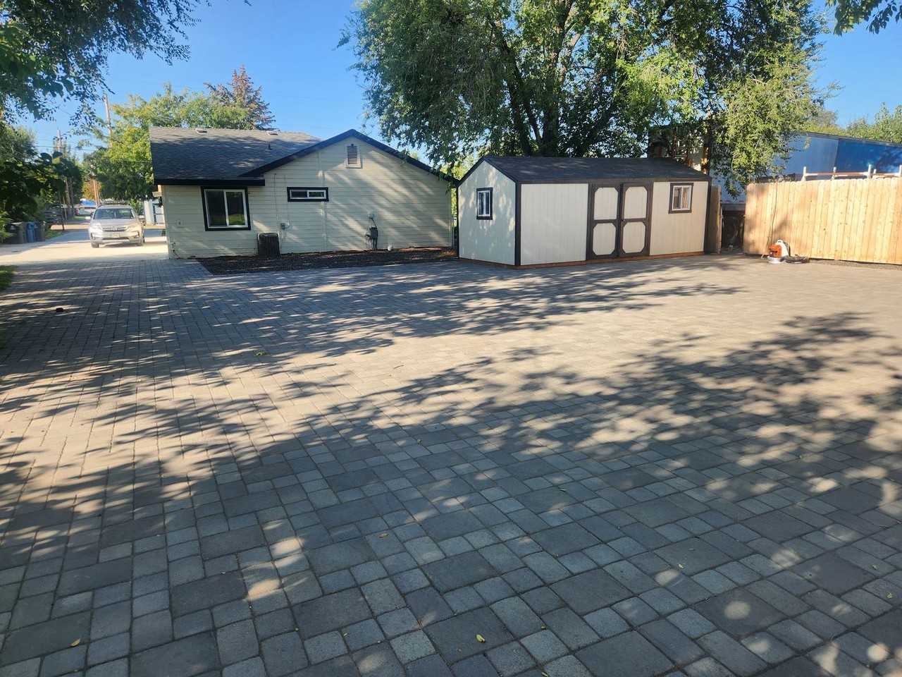 412 10th St N - Photo 3 of 14