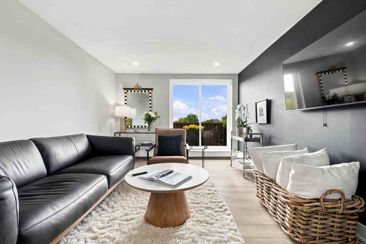 Canterbury Apartments - Photo 4 of 9
