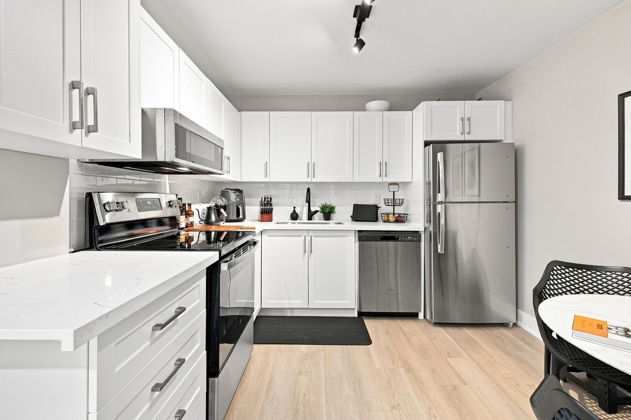 Canterbury Apartments - Photo 5 of 9