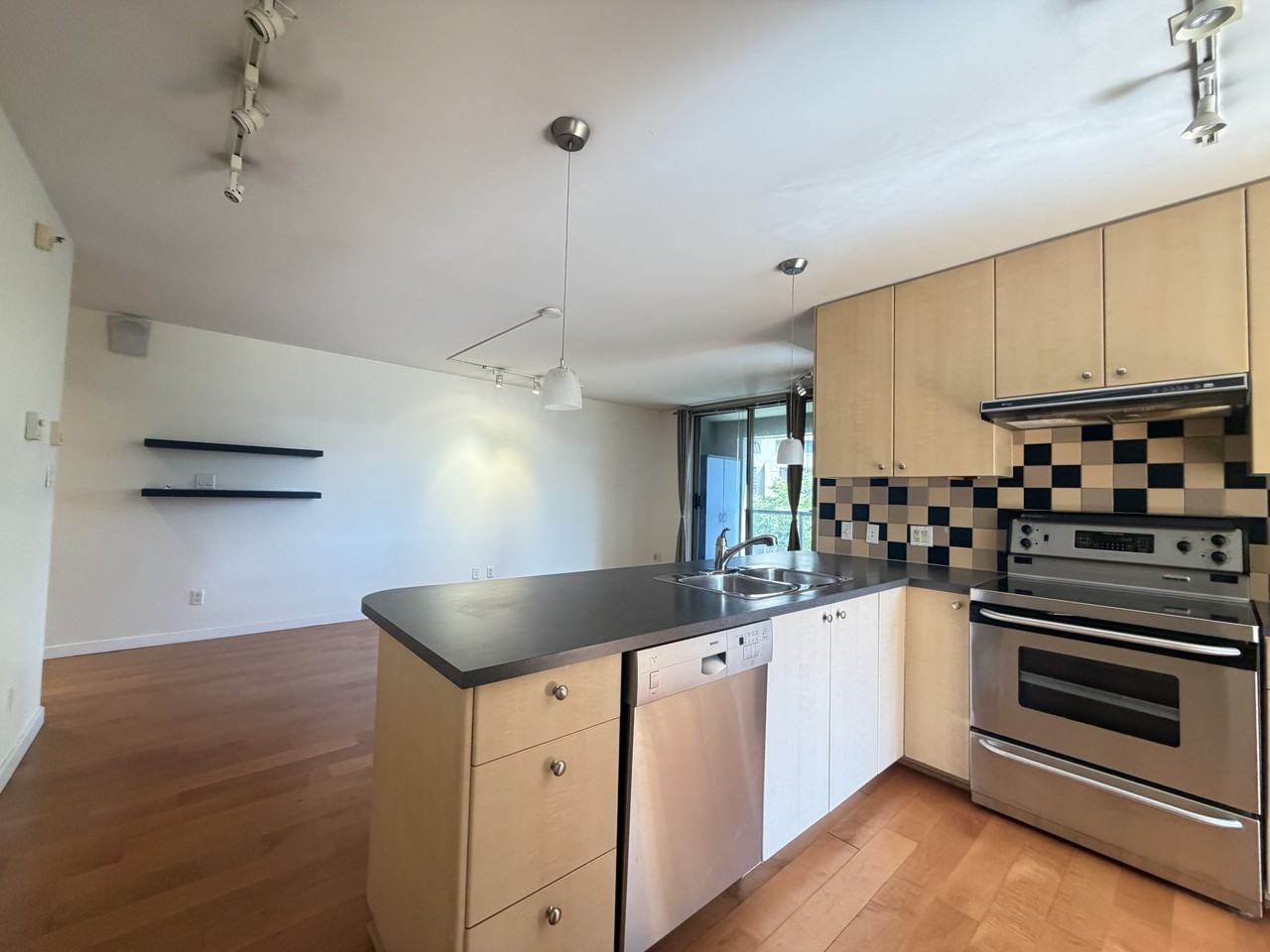 819 Hamilton Street - Photo 5 of 16