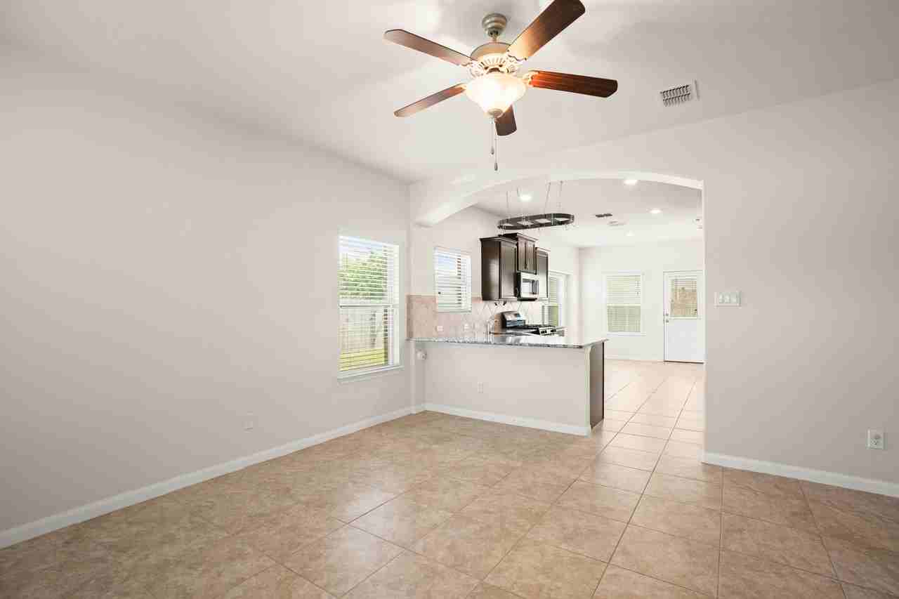 355 Shale Cir - Photo 3 of 22