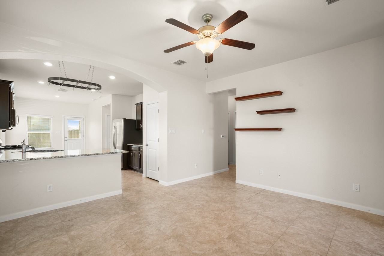 355 Shale Cir - Photo 4 of 22