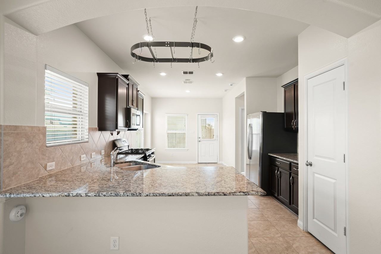355 Shale Cir - Photo 5 of 22