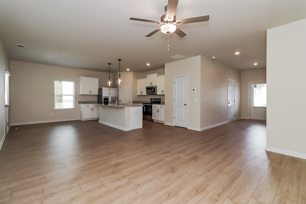 146 Howell Dr - Photo 6 of 17