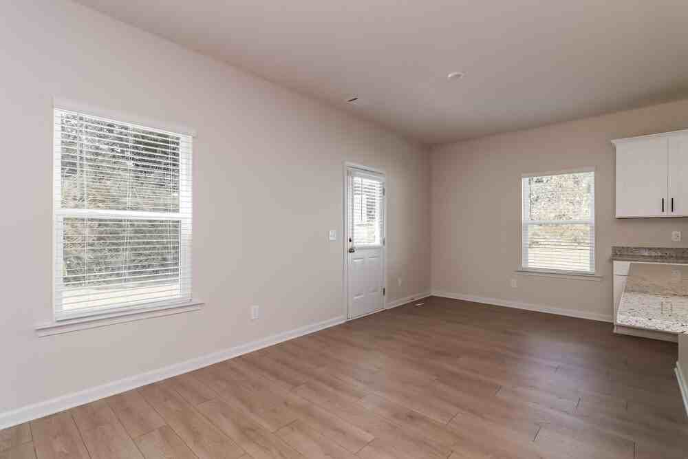 146 Howell Dr - Photo 7 of 17
