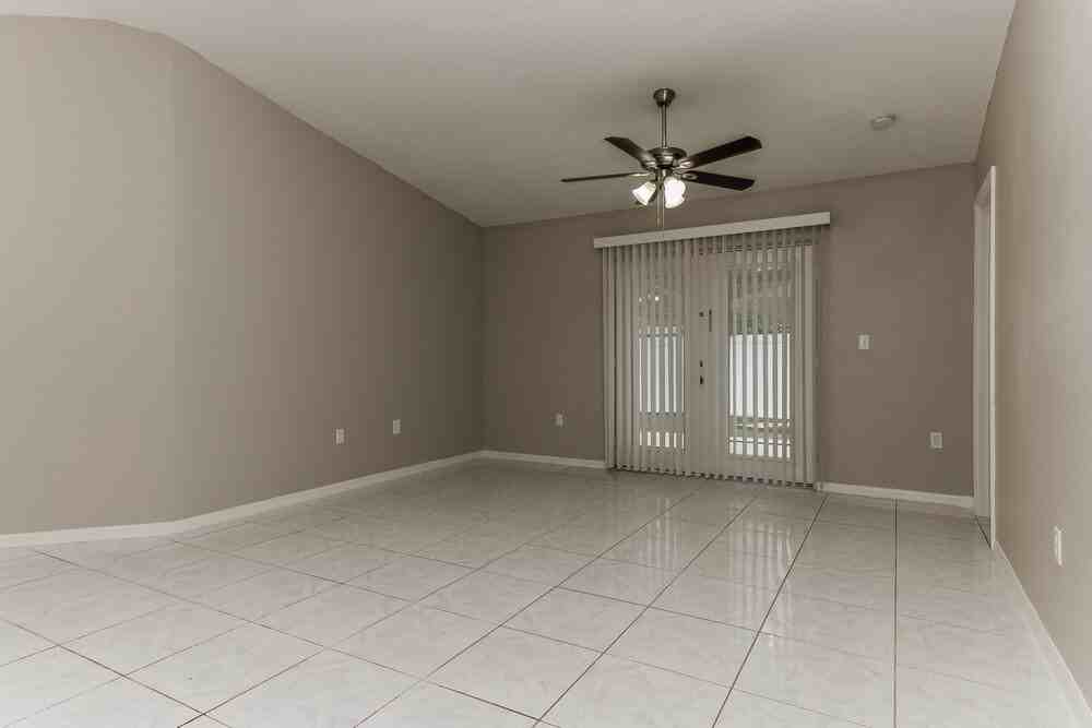 3103 Pine Top Dr - Photo 3 of 15