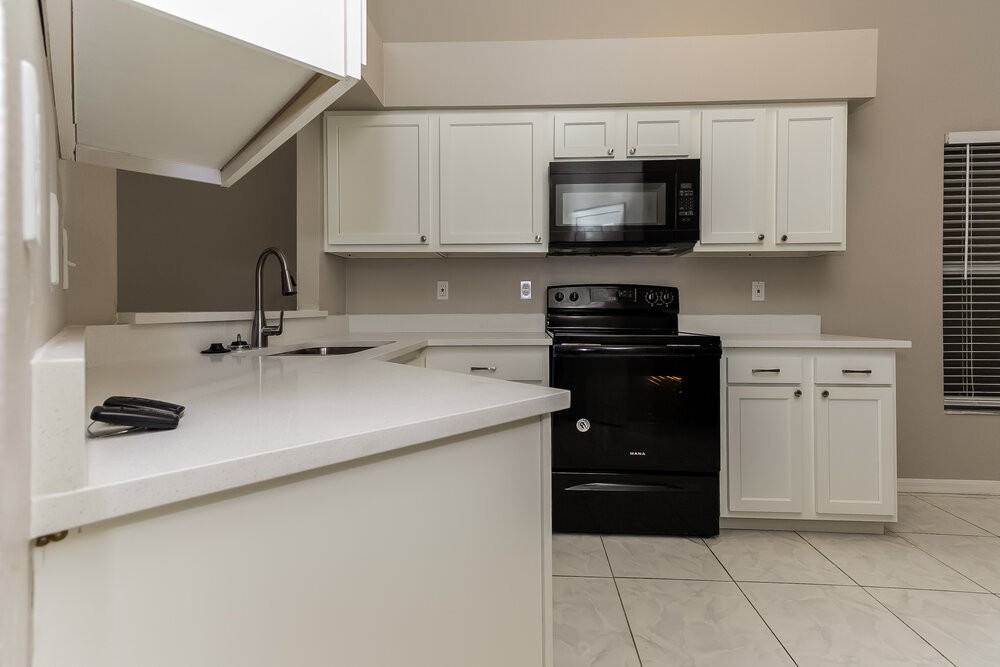3103 Pine Top Dr - Photo 5 of 15