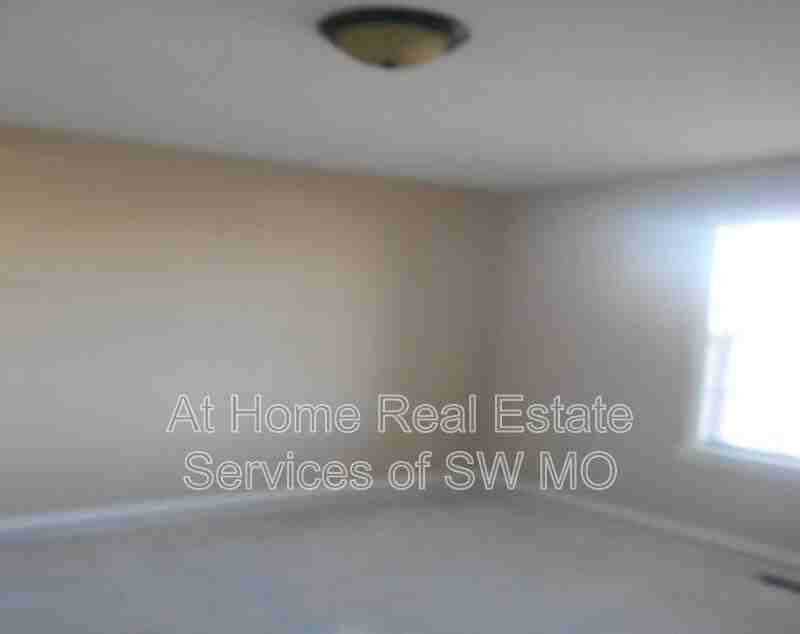 661 Santa Monica Dr - Photo 7 of 8
