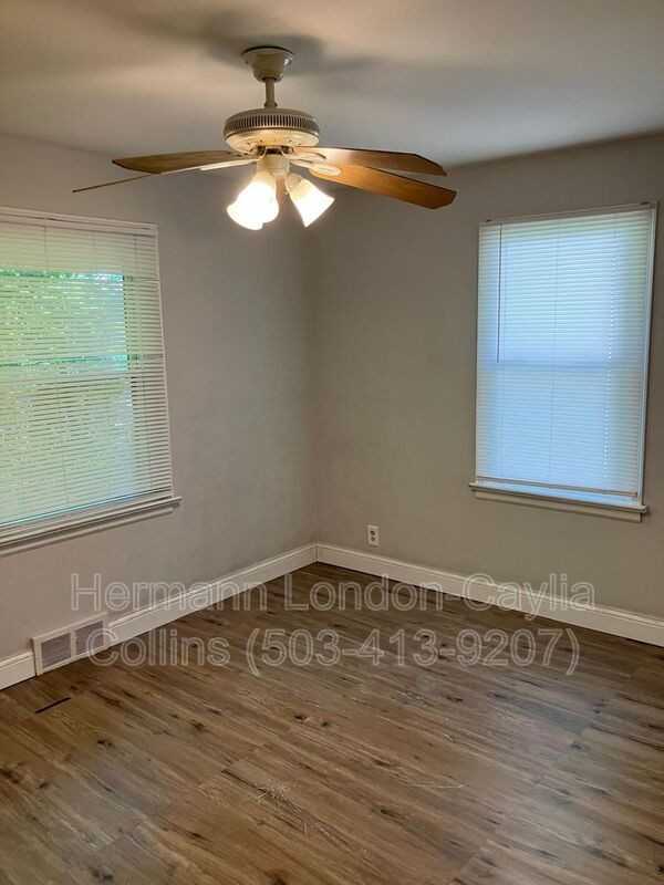 10072 Ashbrook Dr - Photo 4 of 10