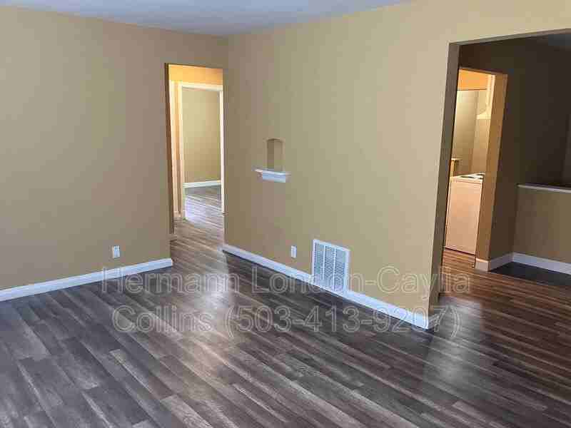 251 Georgia Ave - Photo 4 of 23