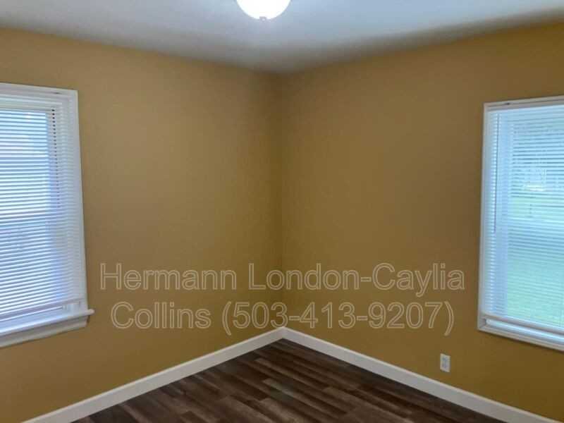251 Georgia Ave - Photo 7 of 23