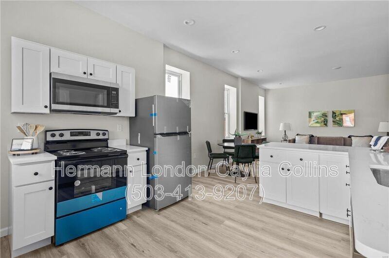 3215 Nebraska Ave #1F - Photo 6 of 19