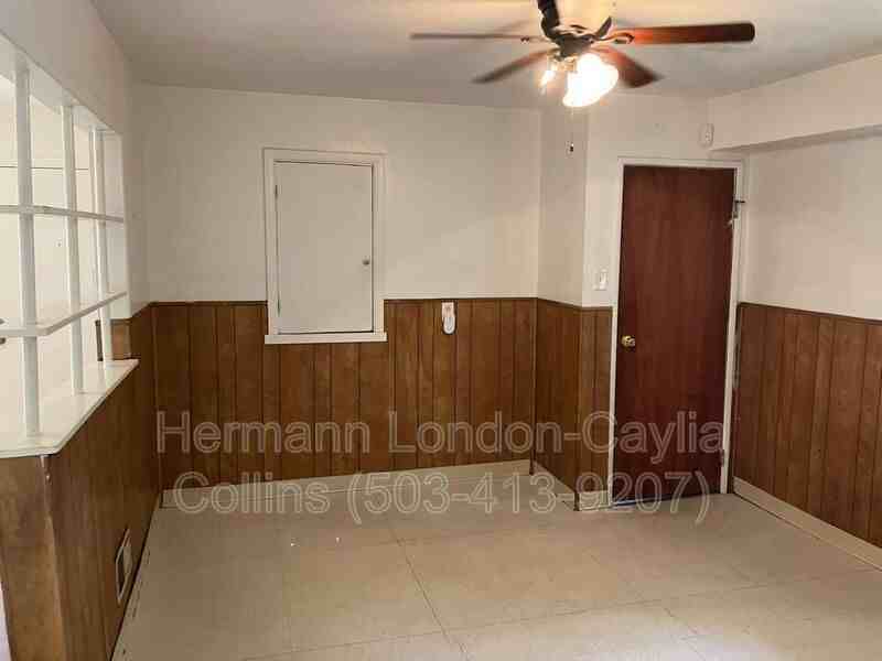 234 Connolly Dr - Photo 3 of 14