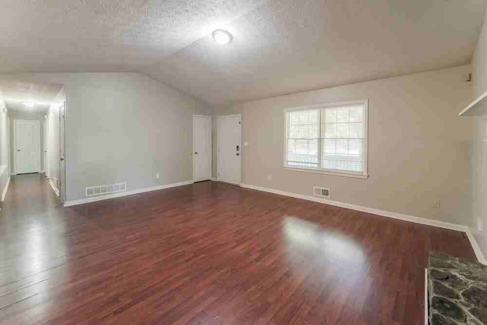 286 Sweetwater Cir - Photo 6 of 17