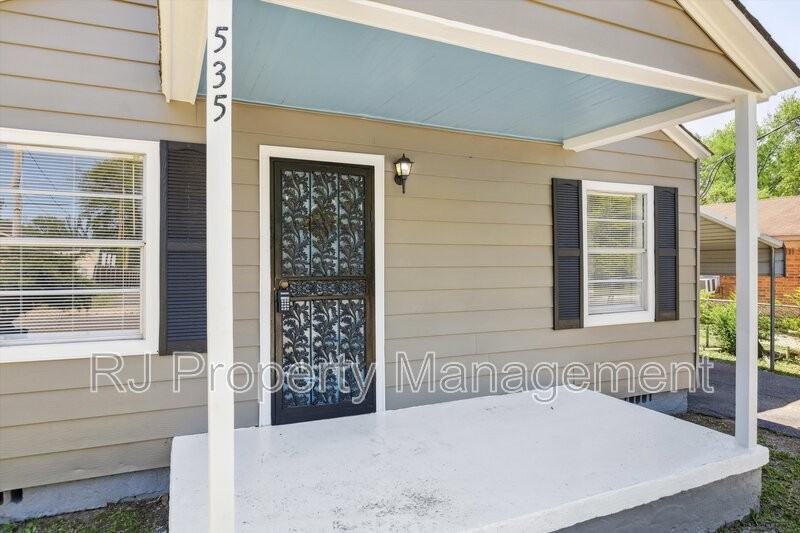 535 Gilleas Rd - Photo 3 of 23