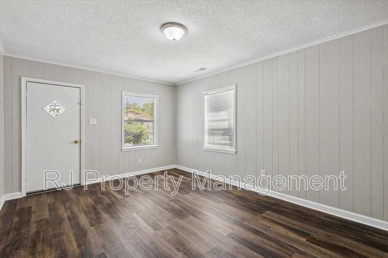 535 Gilleas Rd - Photo 5 of 23