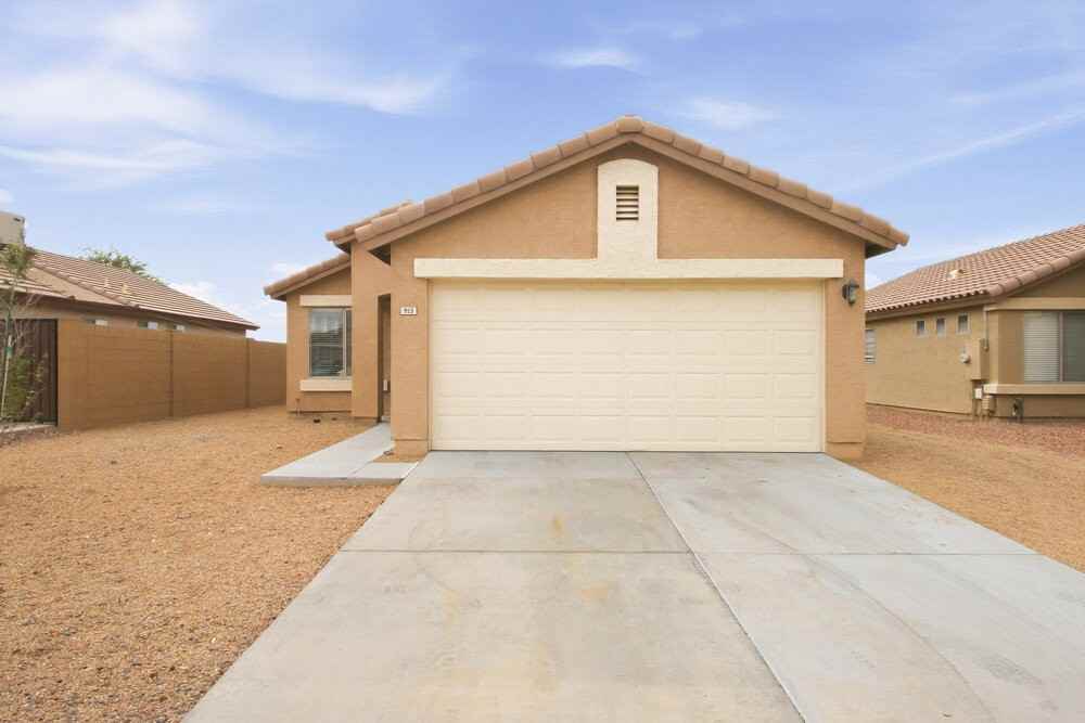 953 E Greenlee Ave