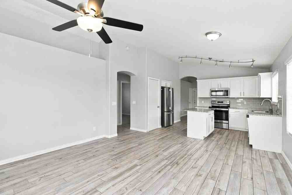 953 E Greenlee Ave - Photo 7 of 16