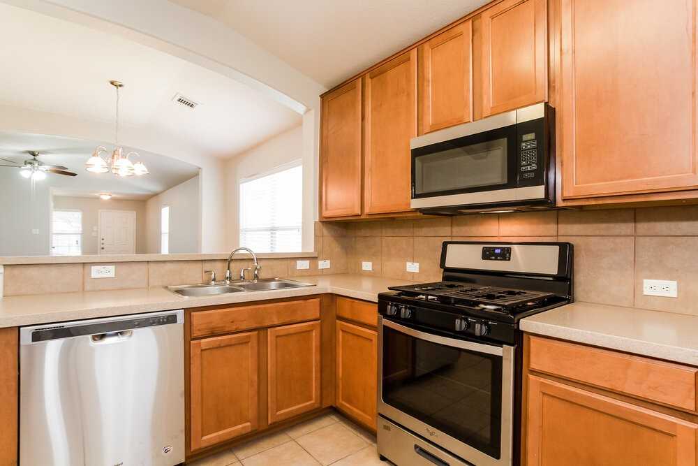 20110 Pinto Ridge Dr - Photo 5 of 15