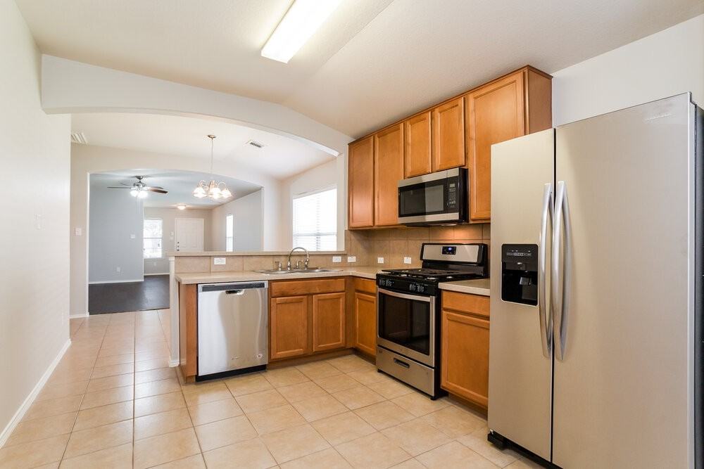 20110 Pinto Ridge Dr - Photo 6 of 15