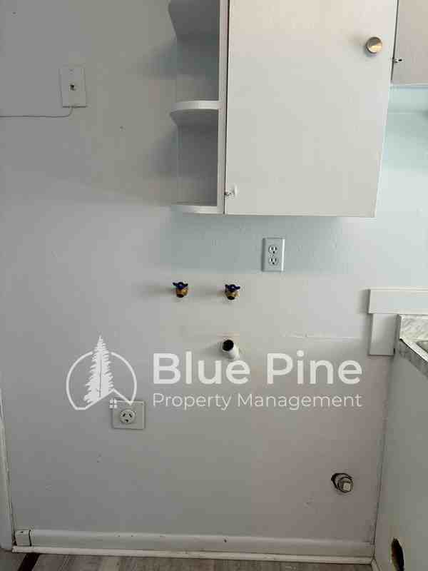3372 E Iona Rd #1 - Photo 3 of 14