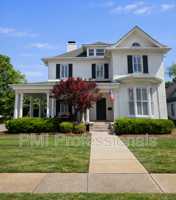 featured image of 401 E Main St