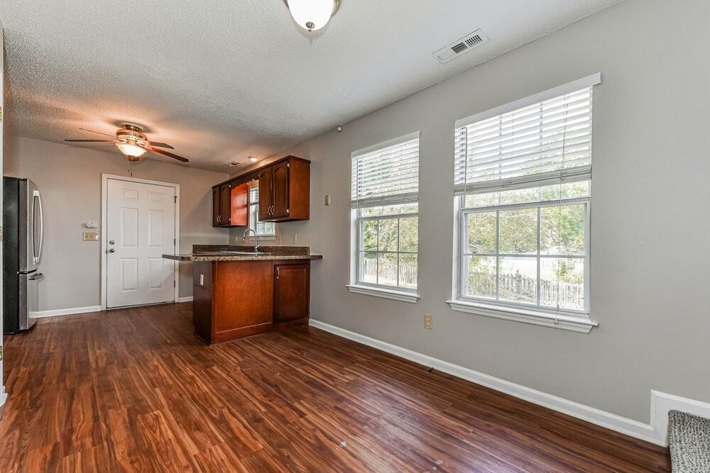805 Forest Ridge Dr - Photo 6 of 17