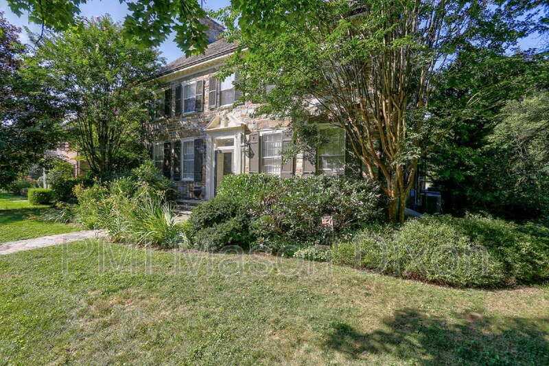5304 Springlake Way - Photo 2 of 48