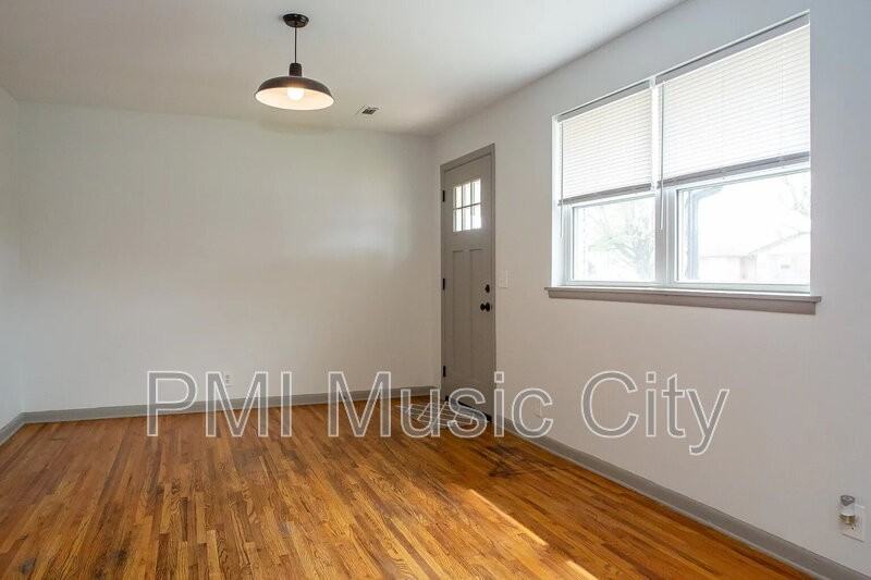 501A Fedders Dr - Photo 4 of 10