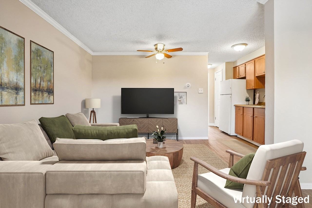 Knollwood and Tanglewood Apartments - Photo 3 of 30