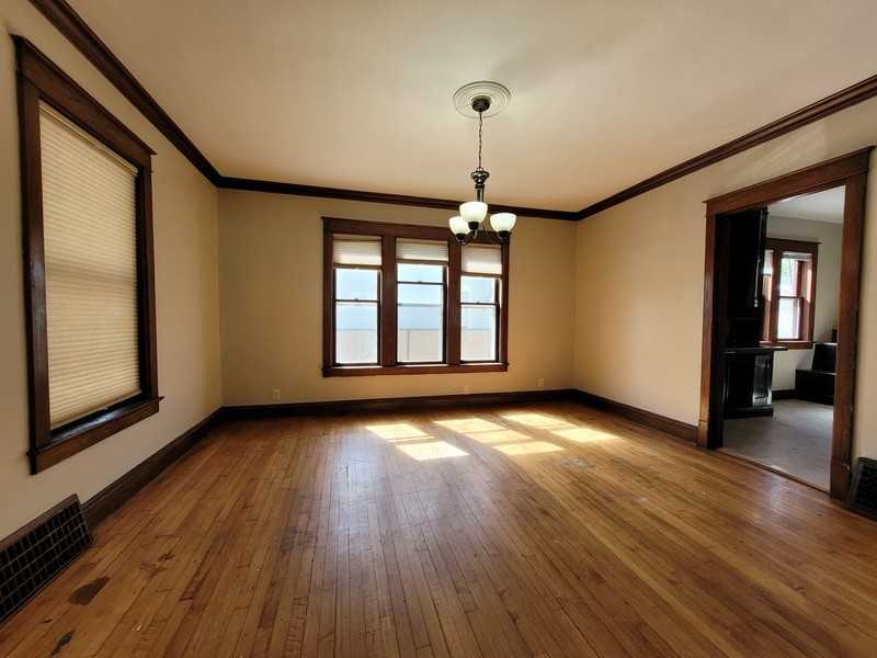 1009 N Oneida St - Photo 3 of 41
