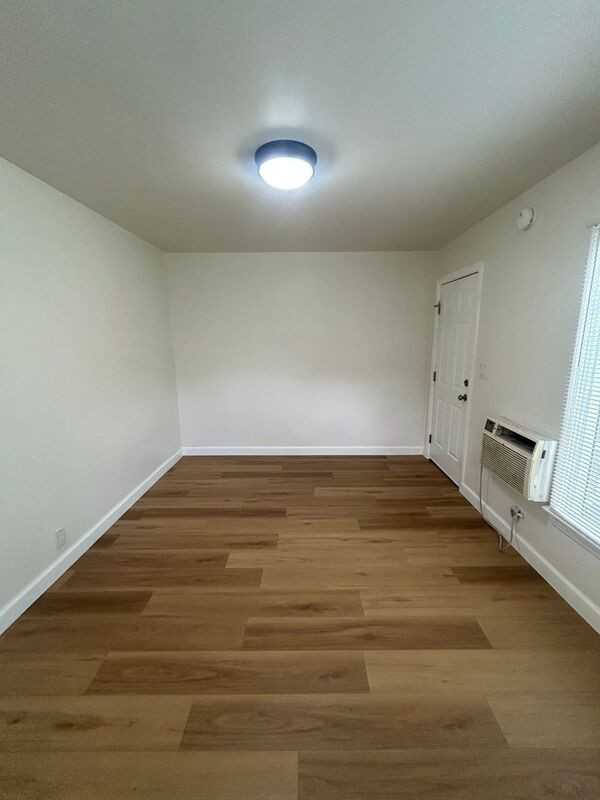 10017 Silverton Ave - Photo 3 of 9
