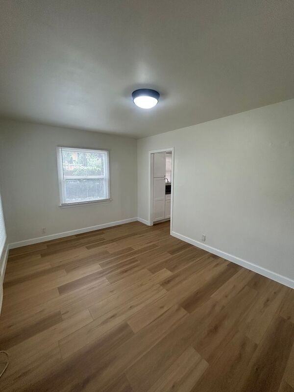 10017 Silverton Ave - Photo 4 of 9