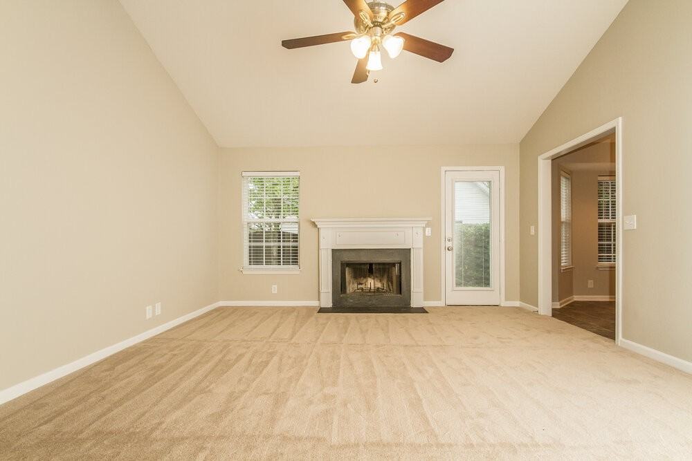 819 Kanatak Ln - Photo 2 of 15